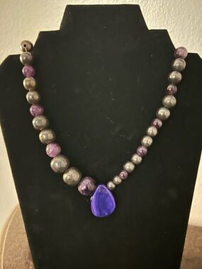 Handcrafted Purple Agate Pendant Beaded Necklace